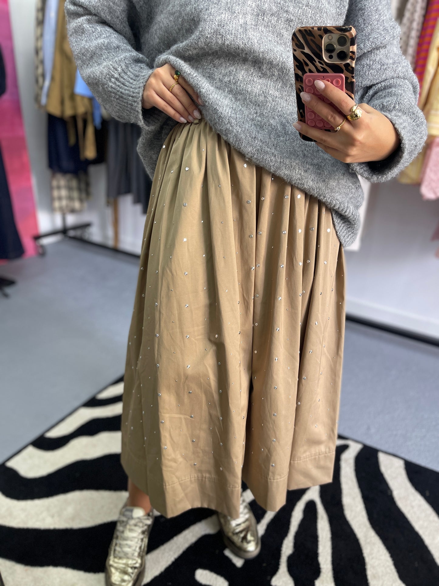 Saia Popelina Tachas