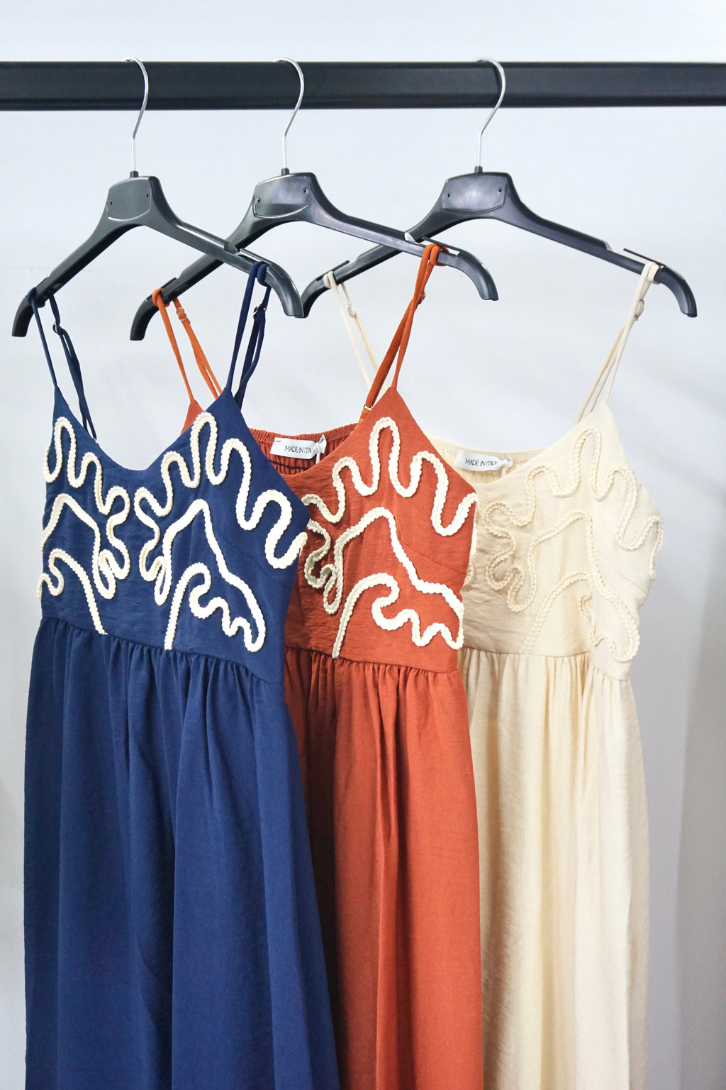 Vestidos Curtos (4 cores)