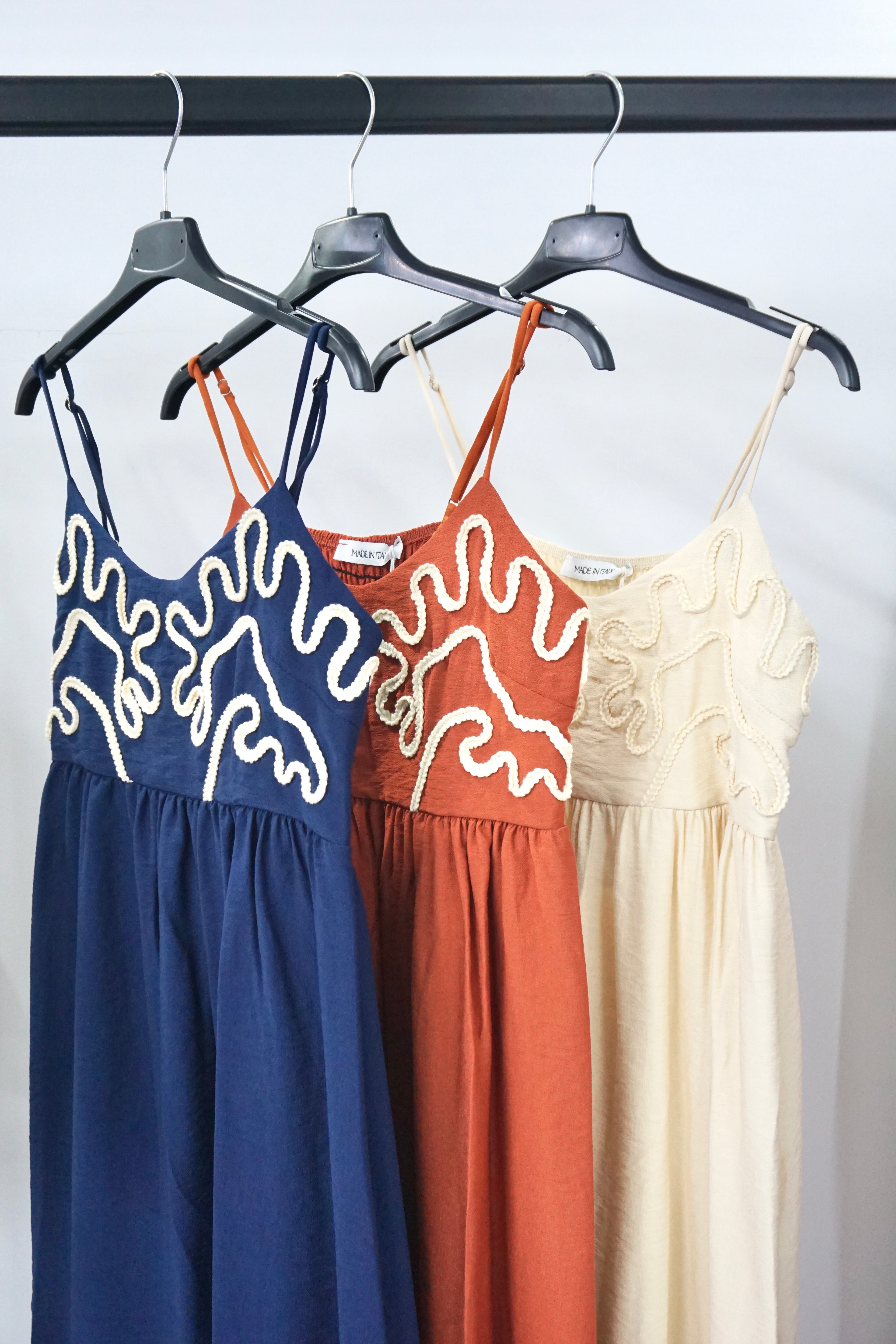 Vestidos Curtos (4 cores)