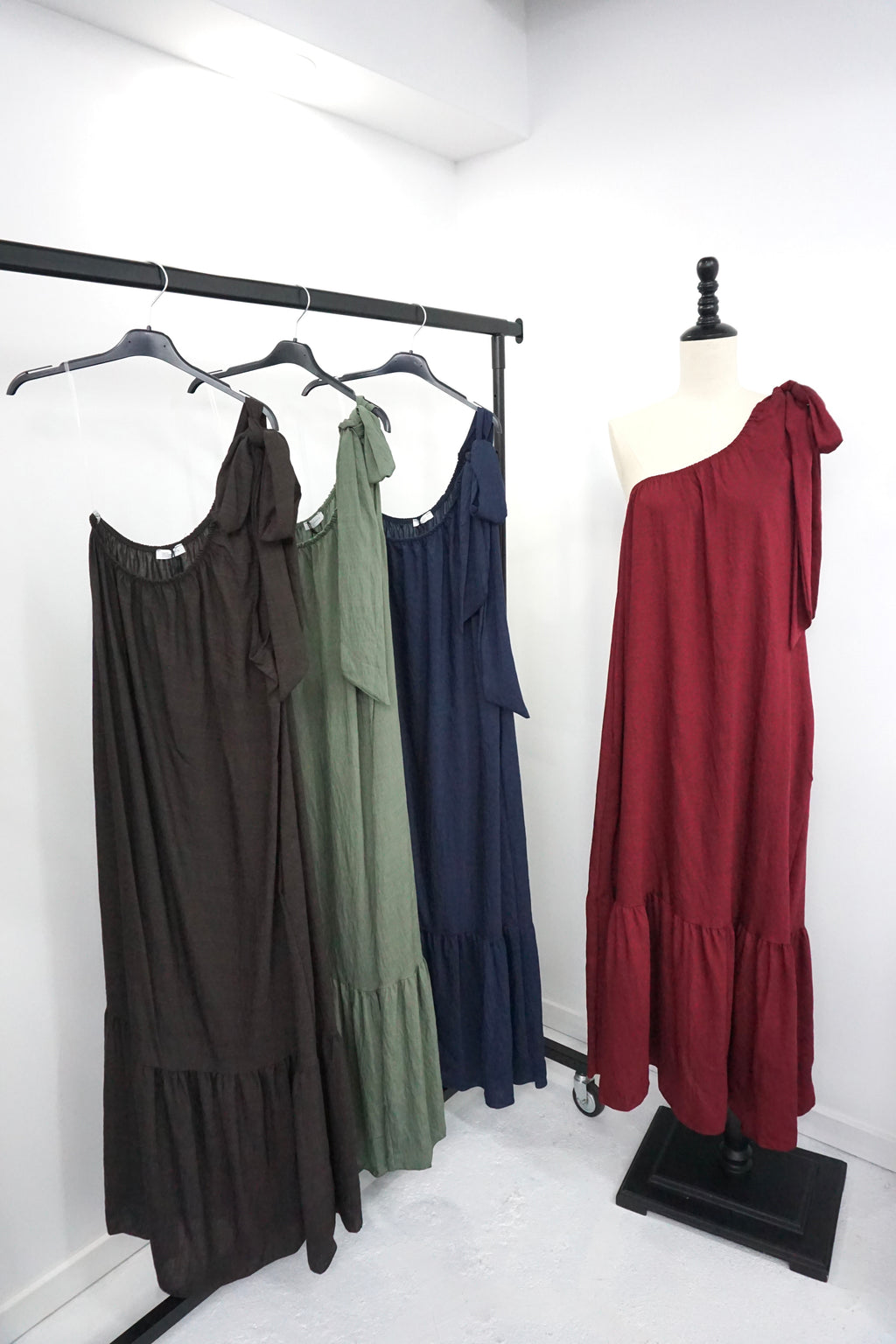Vestido assimétrico (4 cores)