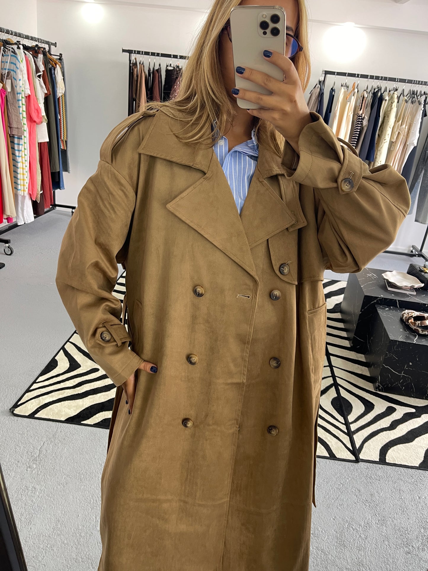 Trench Imitação Camurça