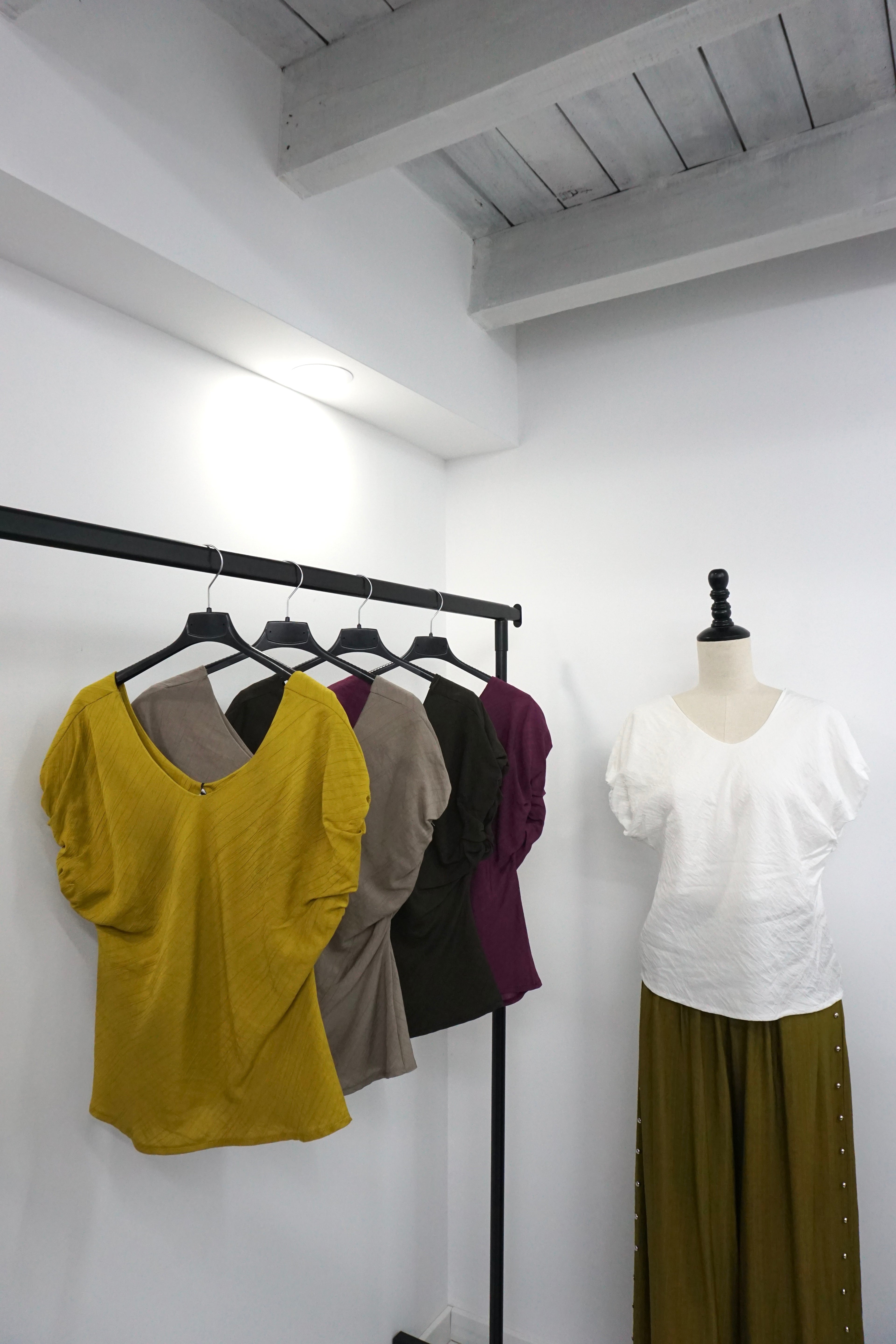 Blusas em viscose (5 cores)