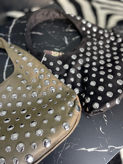 Bucket Bag de Tachas