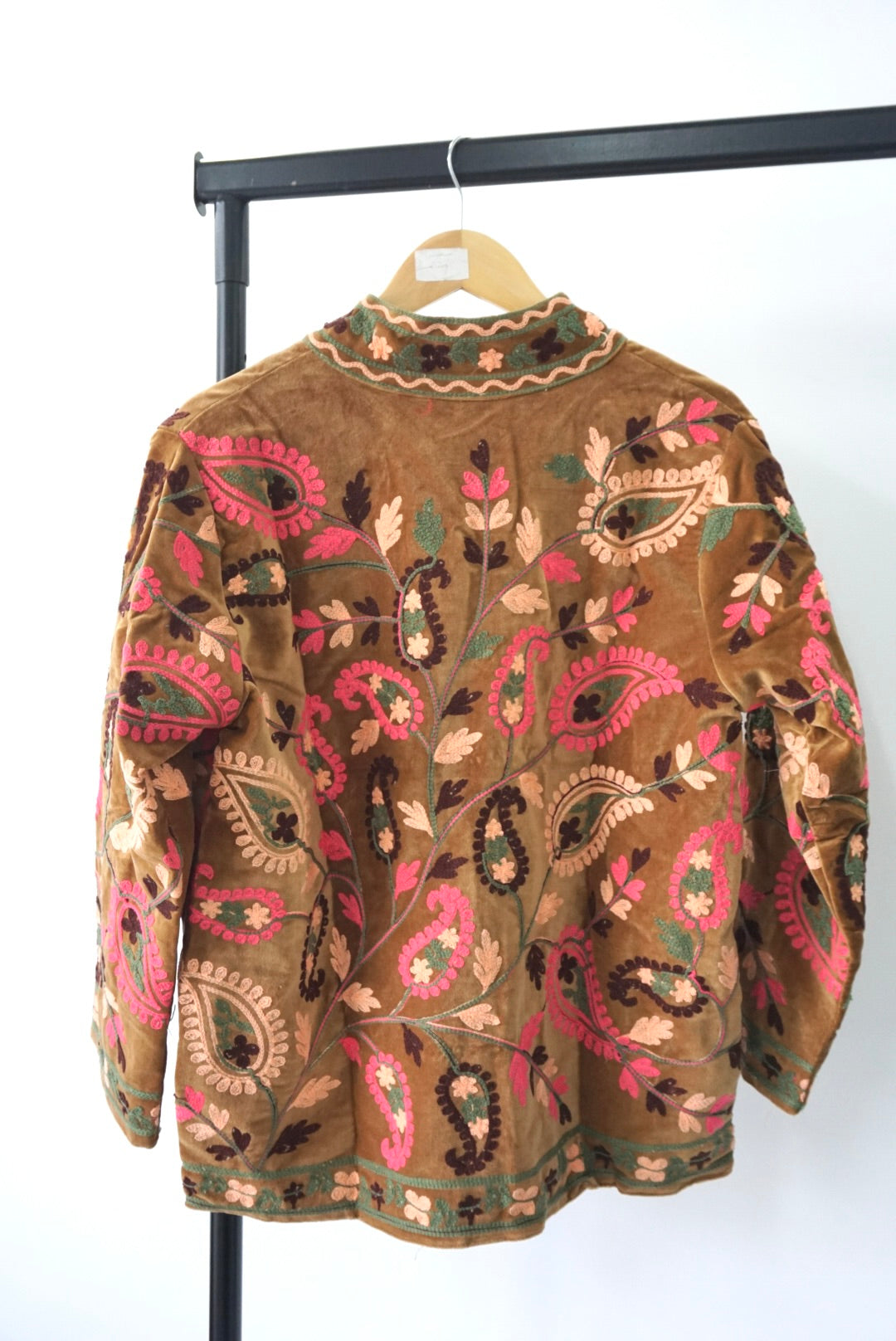 Casaco em Veludo Bordado